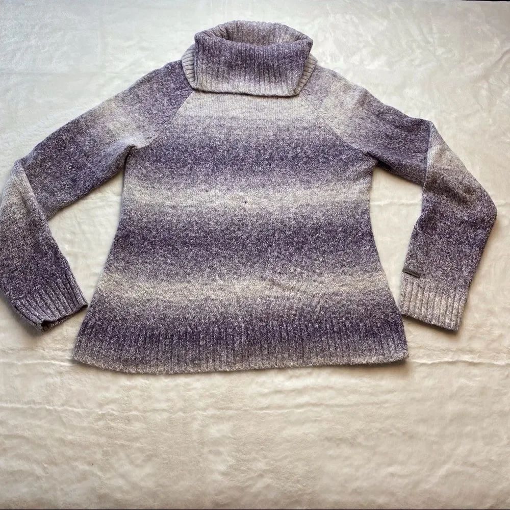 Columbia Ombré purple Striped Turtleneck Sweater Size Medium